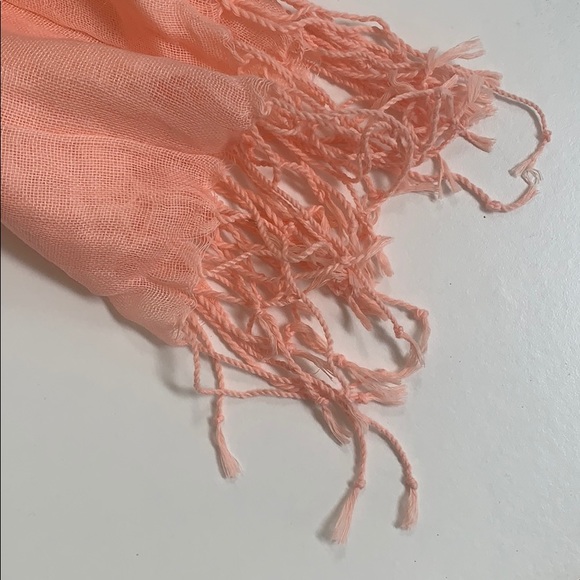 Scraf - Picture 3 of 5